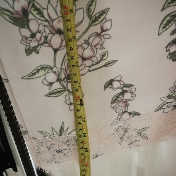 Pink Skirt w/Lace Trim - Picture 5 of 6